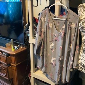 Torrid size 00 3/4 sleeve light weight blouse